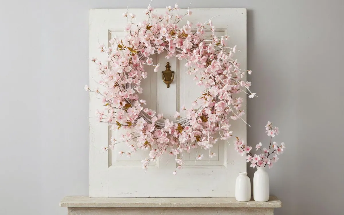 Stunning Spring Wreaths Ideas & Designs to Welcome Spring