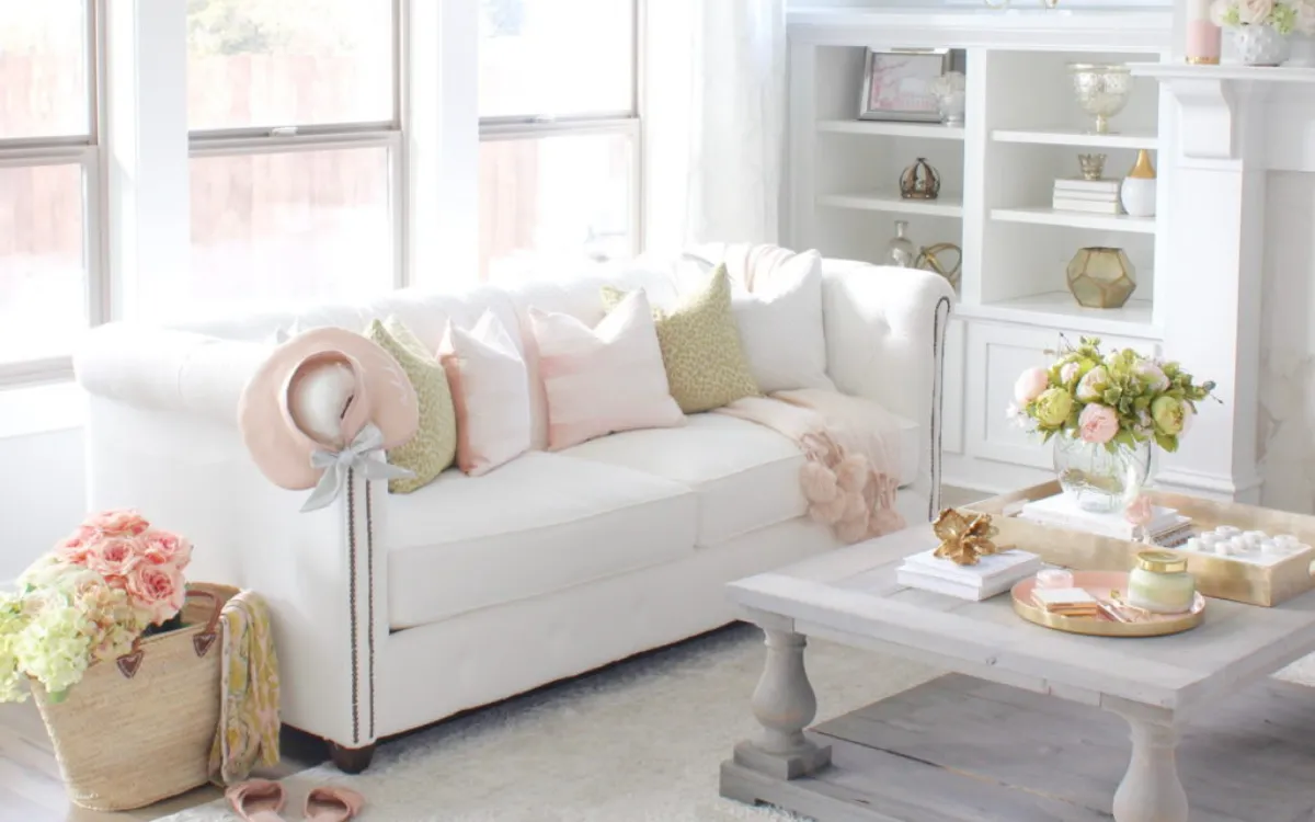 Home Tour Elegant Spring Décor With Fresh and Faux Florals