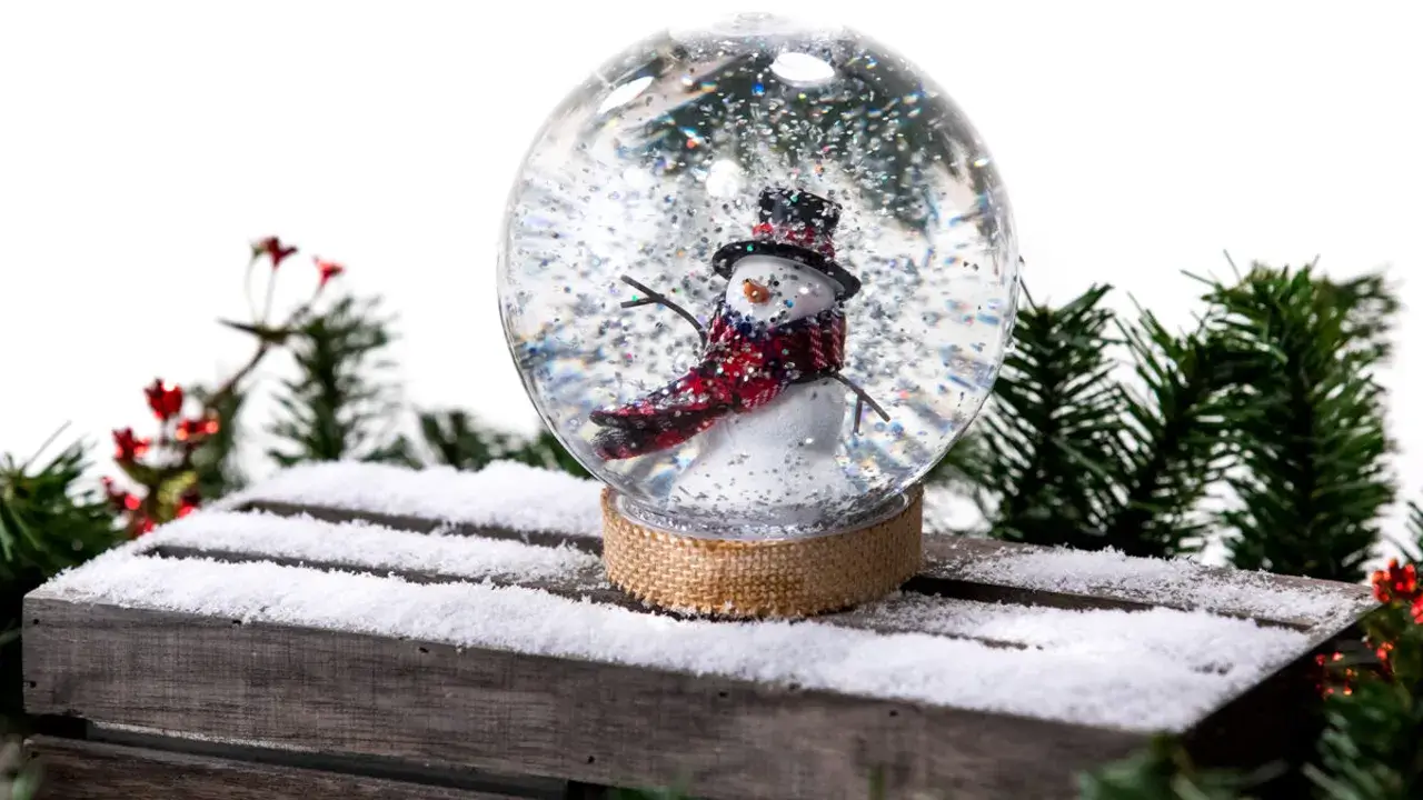 12.Snow Globes: