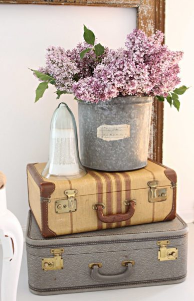 Creative10 Ways To Embellish Vintage Suitcases