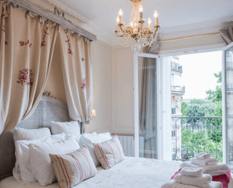 Mastering the Art of Bedroom Decor: Pro Tips for a Stylish and Serene Space